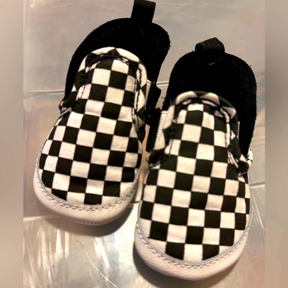 Adorable baby checkered vans- soft sole size infant 3